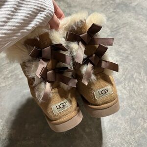 UGG Big Kids Bailey Bow